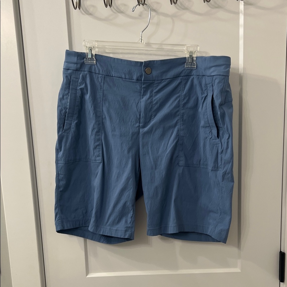 Athleta Trekkie Bermuda shorts 2.0.